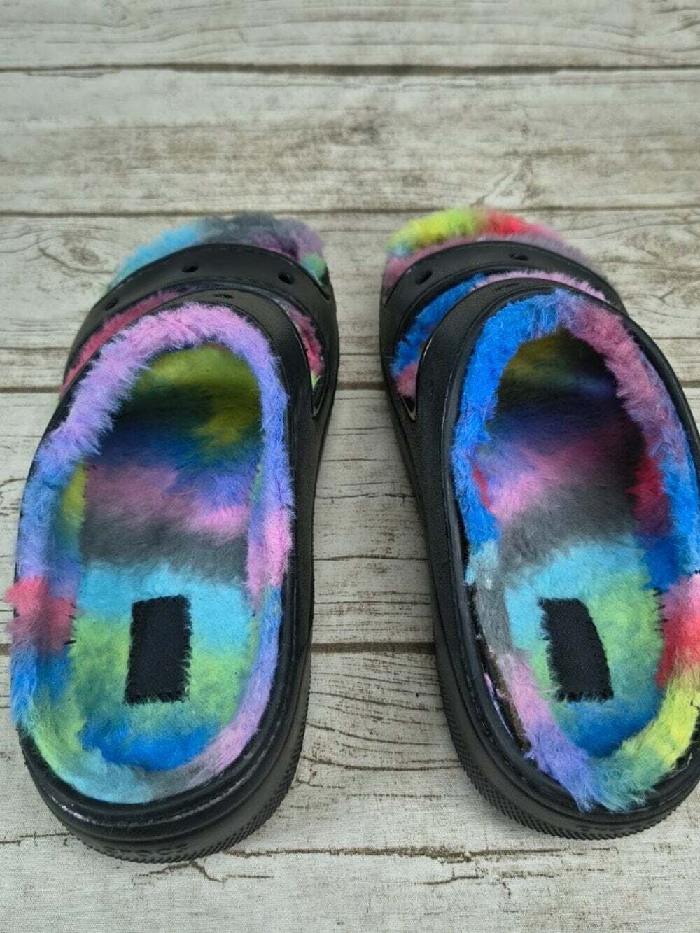 Crocs Classic Cozzzy Sandal Rainbow Faux Fur Lined Black M8 W10 Slide - Picture 2 of 7